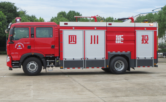 重汽7噸干粉泡沫聯用消防車