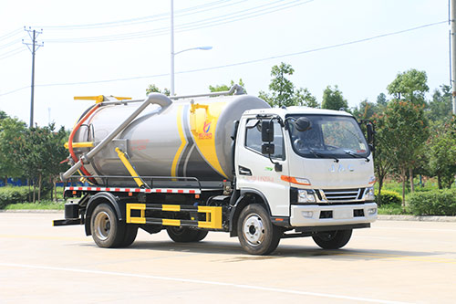 KLF5120GXWH6型吸污車